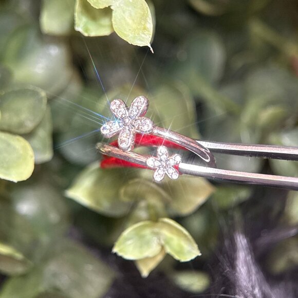 Pandora Daisy Bypass Ring - Picture 4 of 10